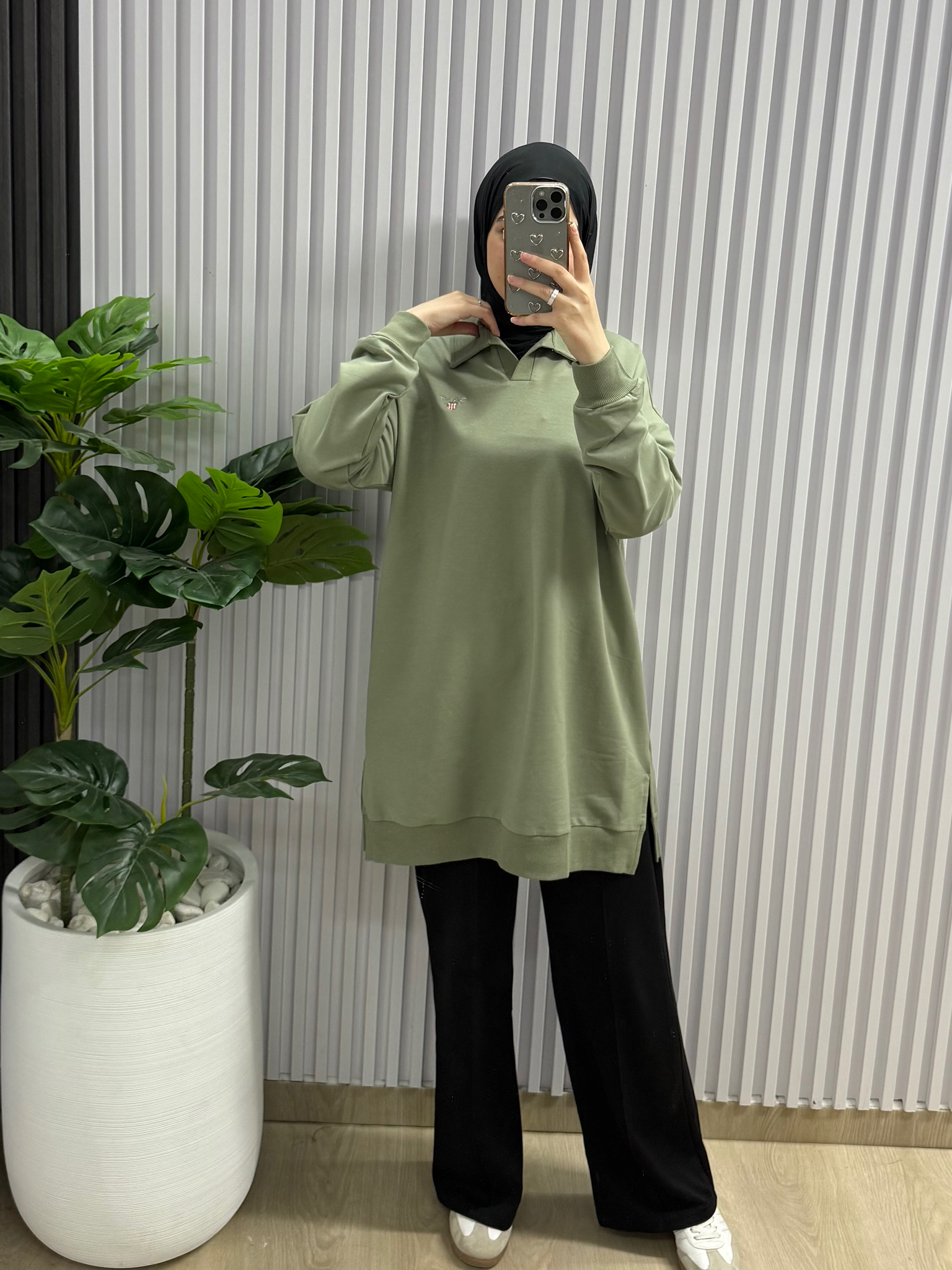بلايز Gunt بعدة اللوان