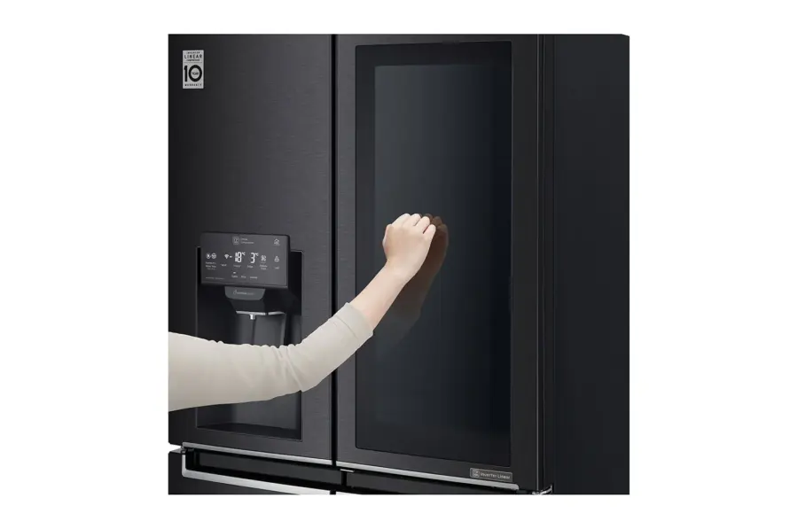 ثلاجة أل جي انستافيو ،  أربع أبواب، باب داخل الباب®، لون أسود قاتم، ، تقنية ™+Hygiene FRESH، تقنية ™ThinQ