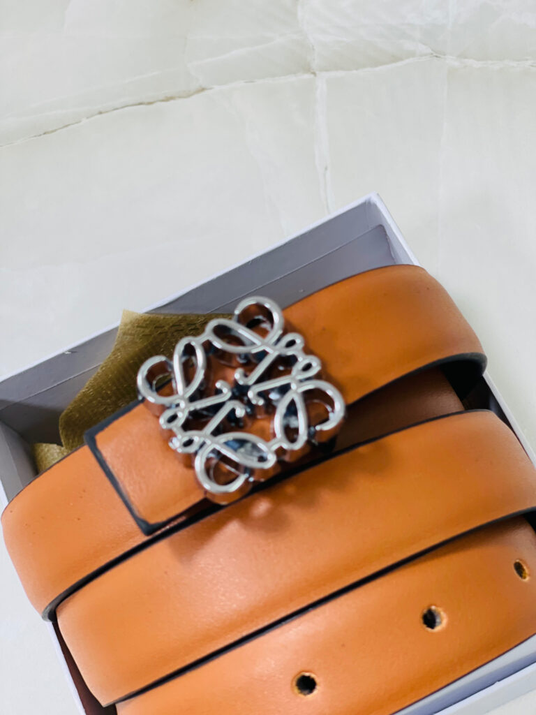 قشط من loewe مع بوكس - لون عسلي هاردوير فضي
