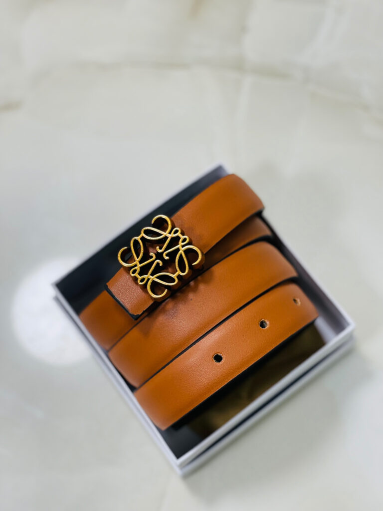 قشط من loewe مع بوكس - لون عسلي هاردوير دهبي