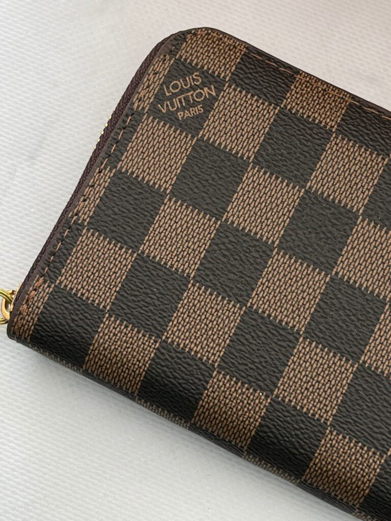 محفظة لوي فيتون✨نقشة مربعات🤎مع سحاب داخلي