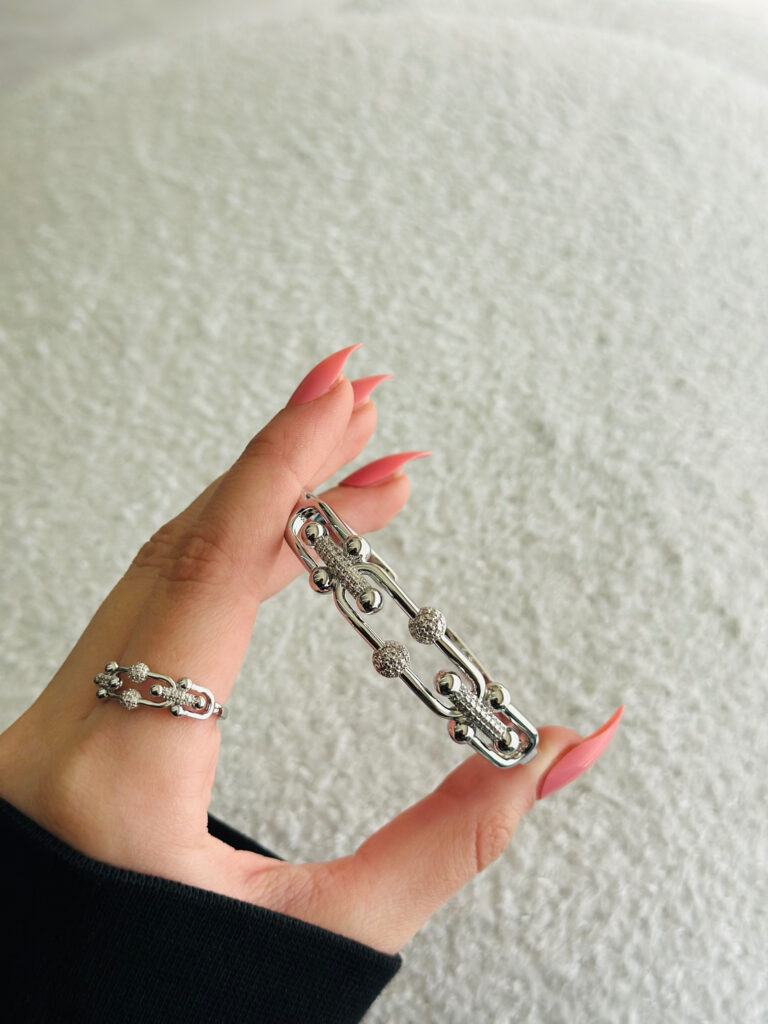 طقم اسوارة مع خاتم من تيفاني