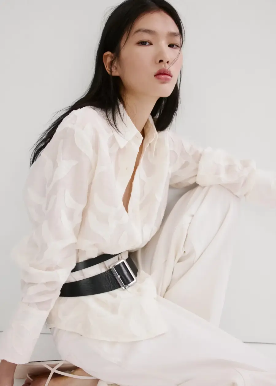 Floral embroidery blouse
