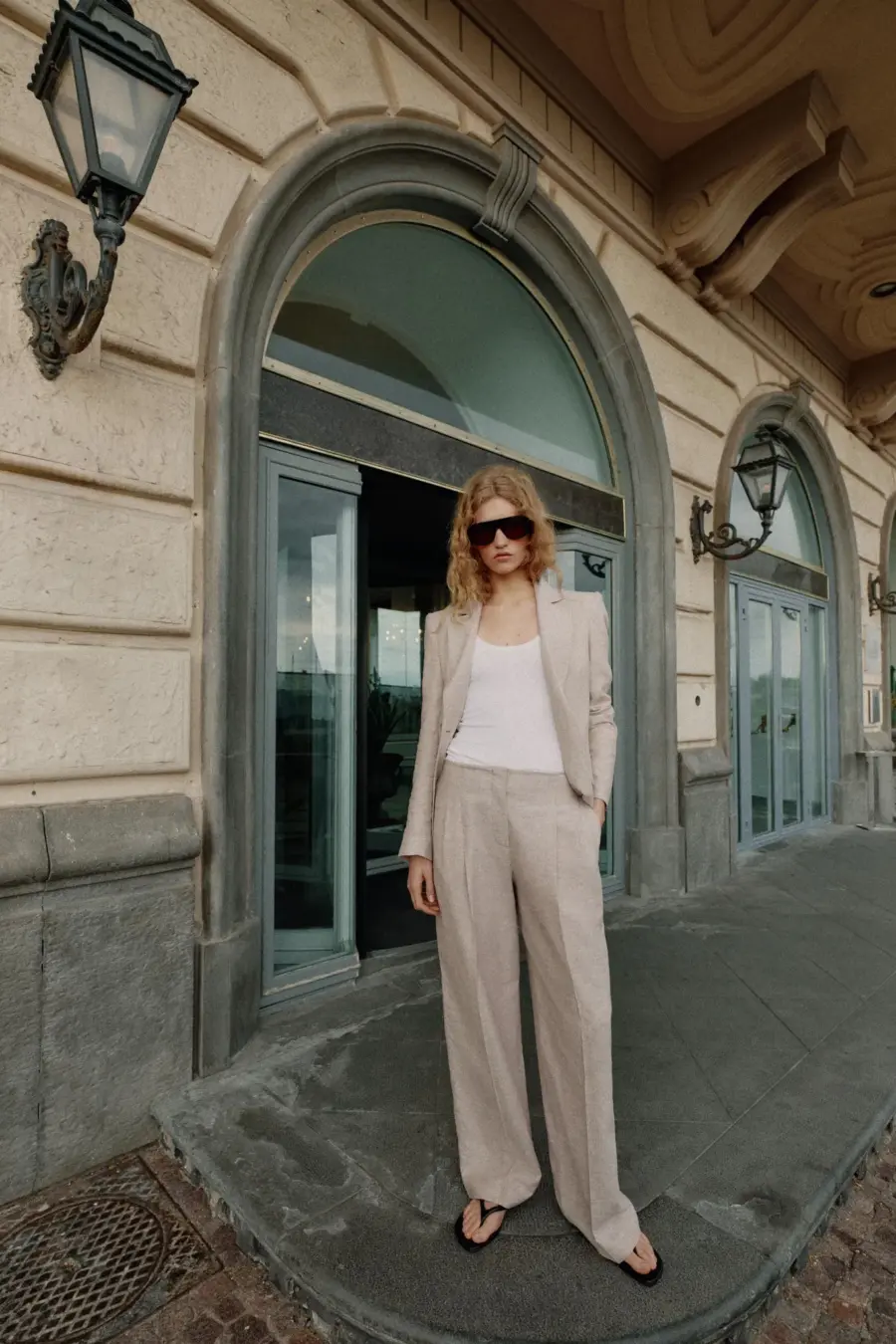 LINEN DARTED BLAZER