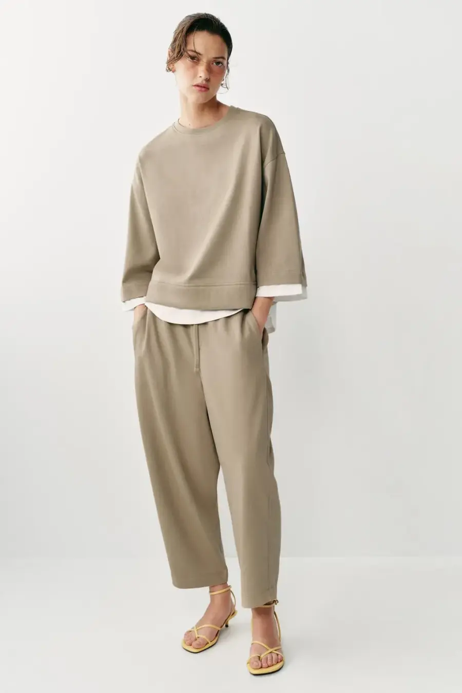 CONTRAST LONG SLEEVE SWEATSHIRT