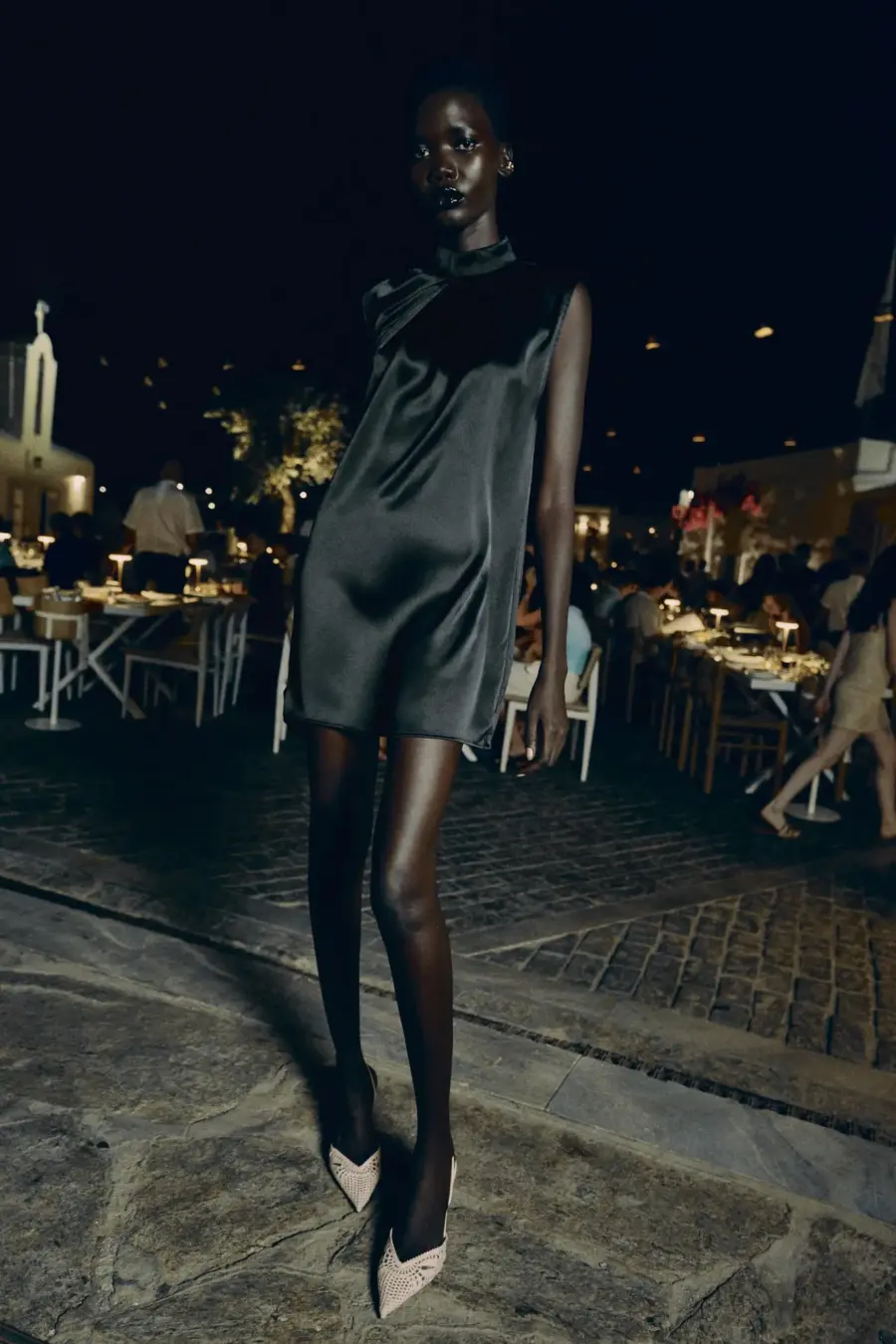 HEELED SHOES WITH PERFORATED TOP