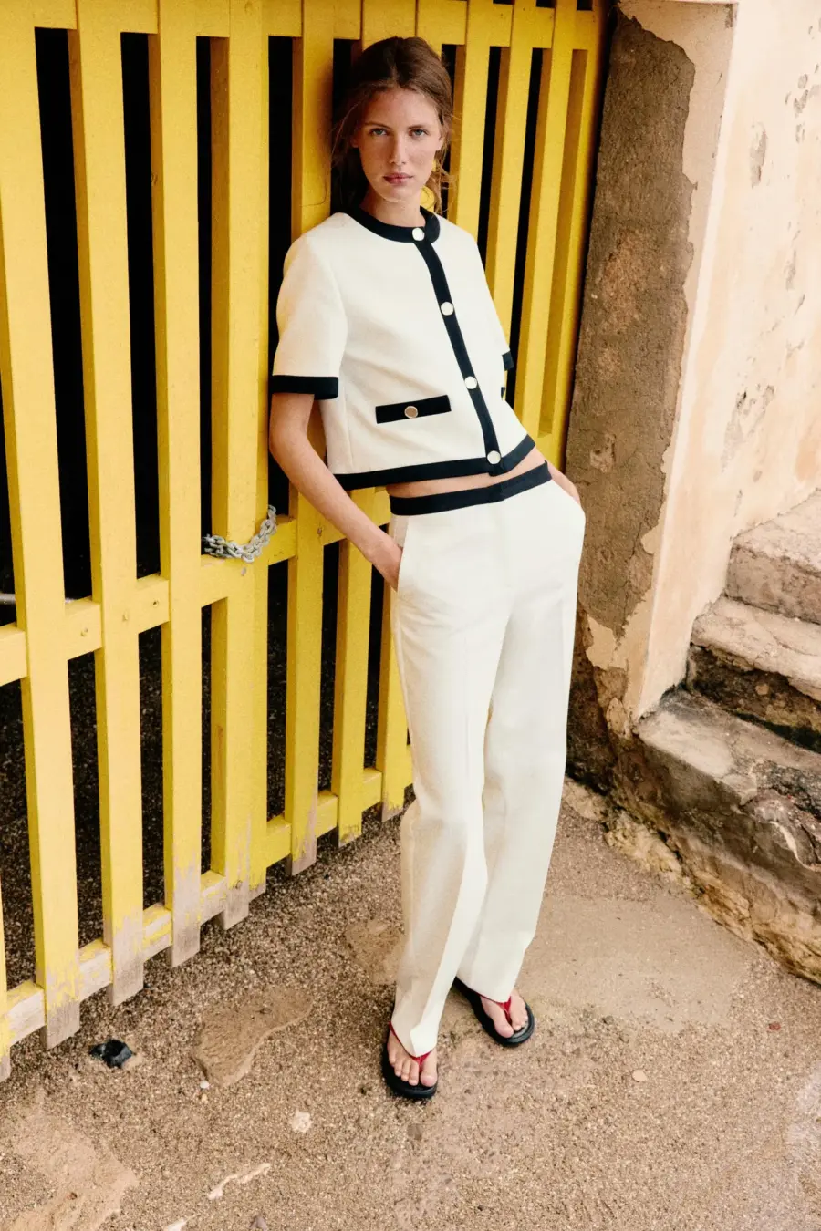CONTRAST TRIM SHORT SLEEVE BLAZER
