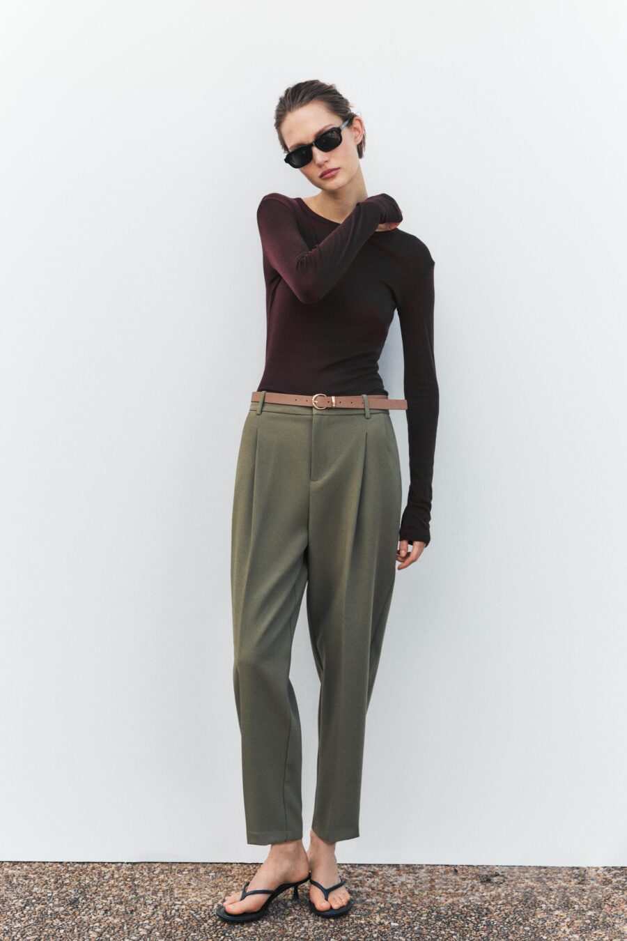 DARTED TROUSERS WITH BELT
