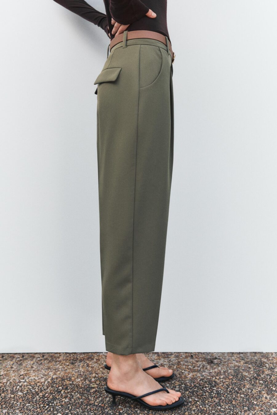 DARTED TROUSERS WITH BELT