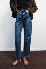 TRF MOM FIT HIGH-WAIST JEANS