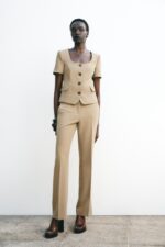 SHORT SLEEVE BLAZER WITH SHOULDER PADS
