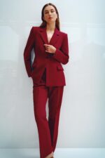 FITTED BLAZER WITH SHOULDER PADS