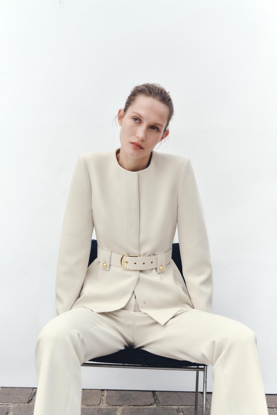 BLAZER WITH WIDE BELT