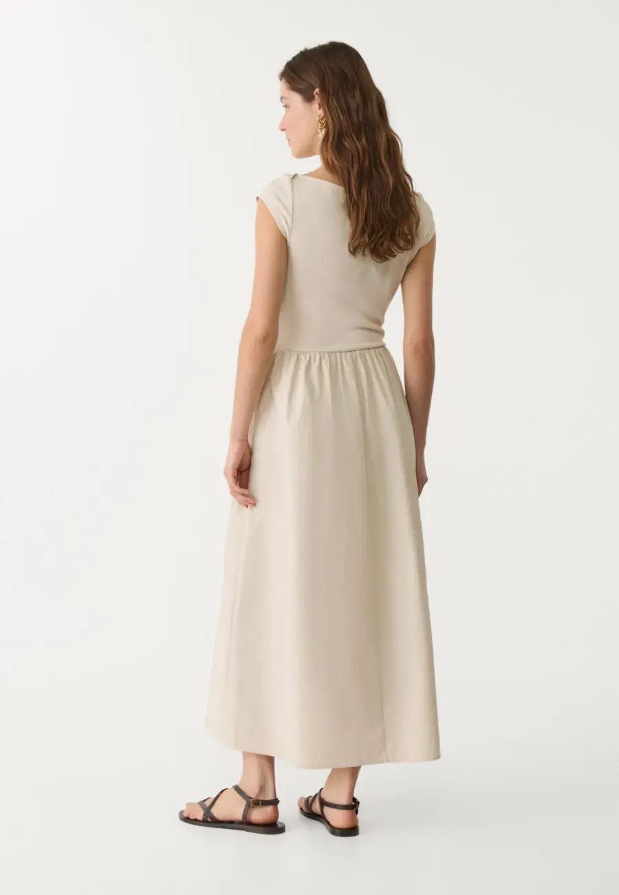 Contrasting midi dress