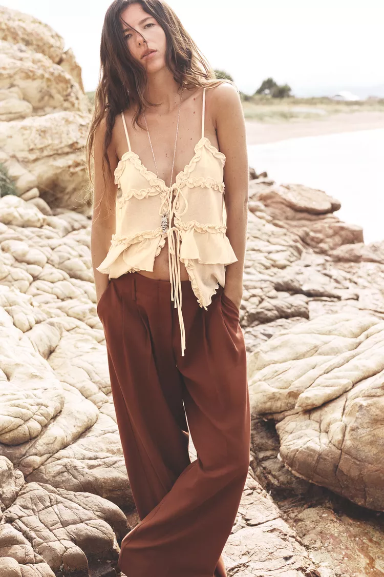 WIDE-LEG TROUSERS WITH DARTS