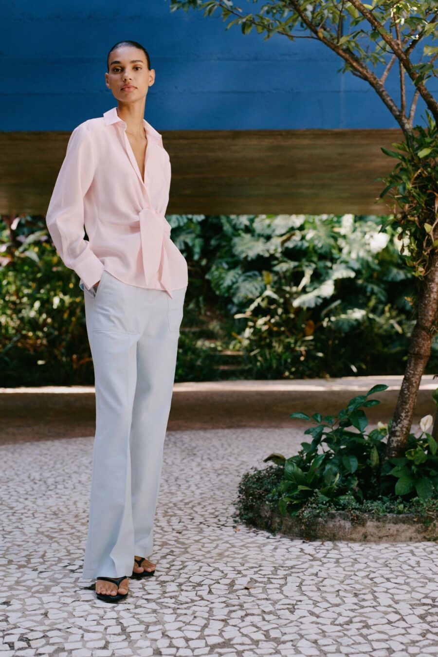 FLOWING SHIRT WITH KNOT