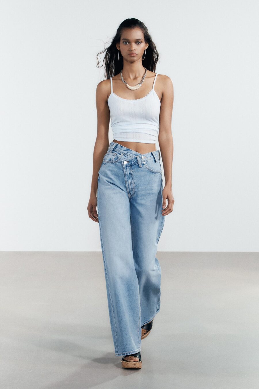 HIGH-WAIST TRF WIDE-LEG CROSSOVER WAIST JEANS