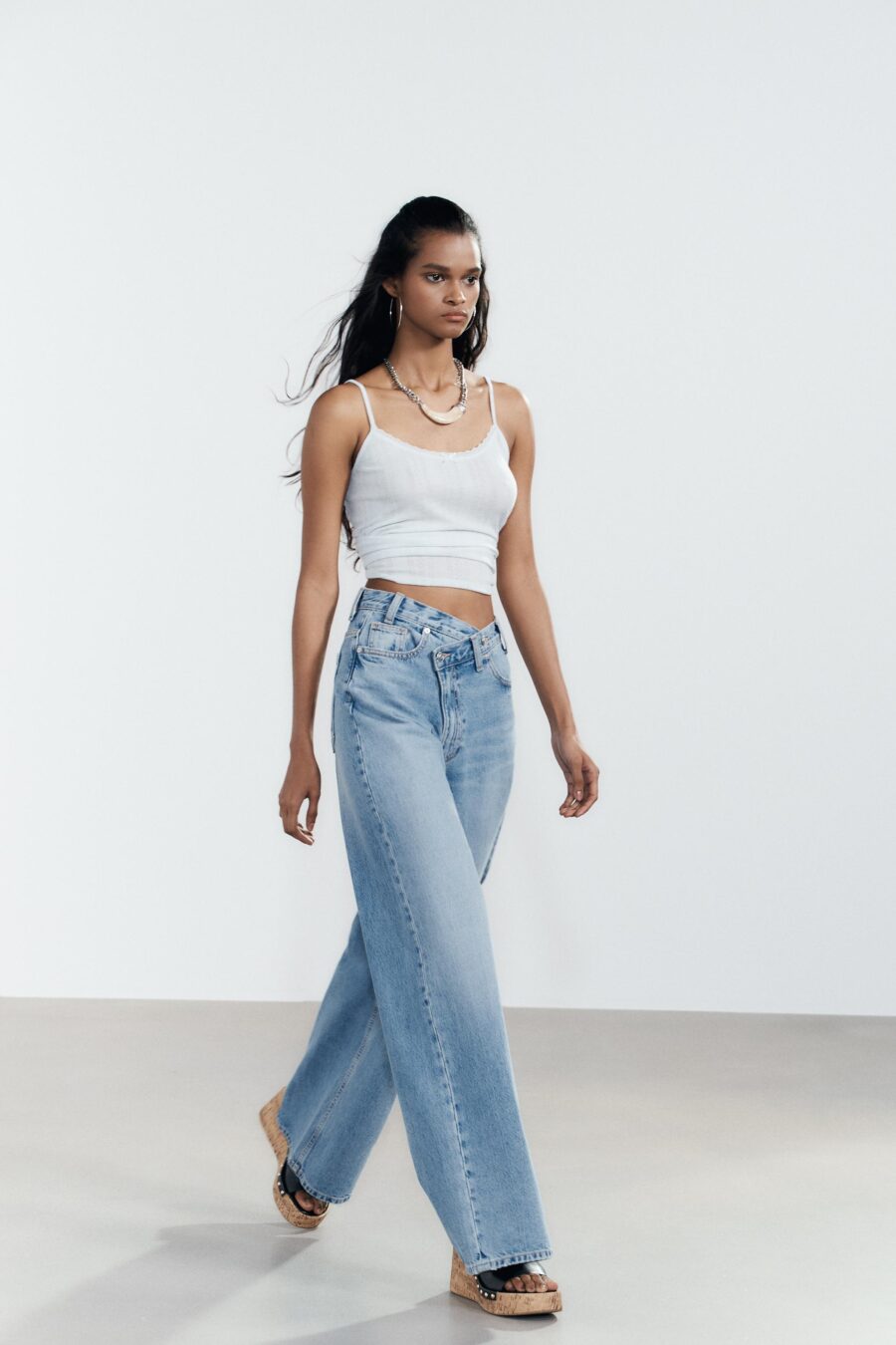 HIGH-WAIST TRF WIDE-LEG CROSSOVER WAIST JEANS