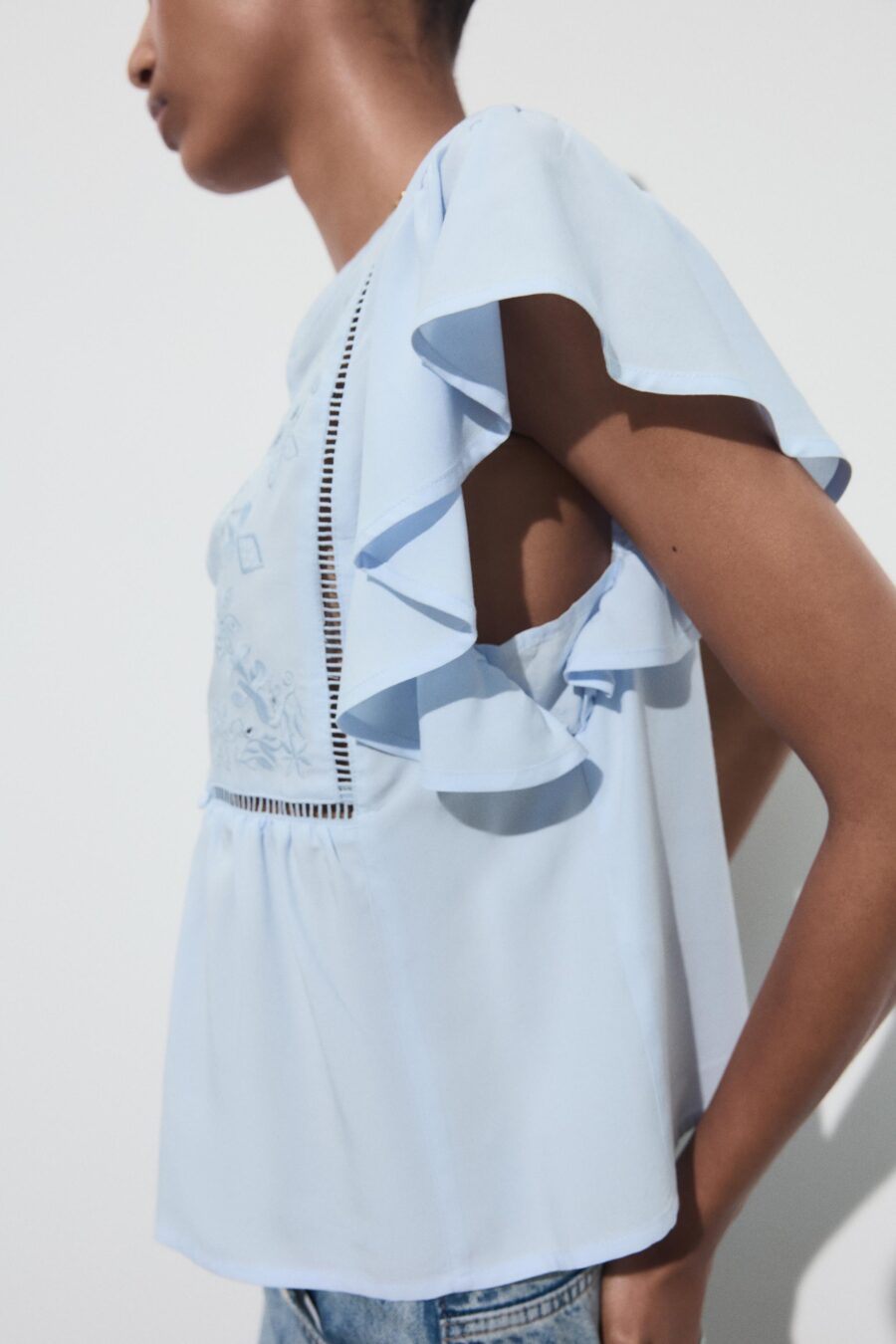 SHORT SLEEVE SHIRT WITH RUFFLE