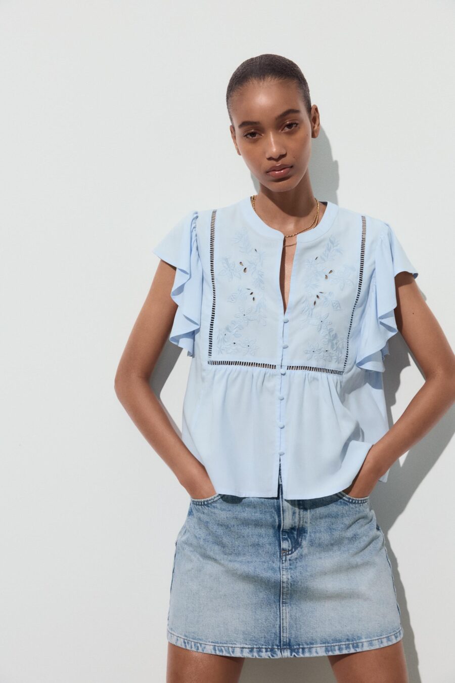 SHORT SLEEVE SHIRT WITH RUFFLE