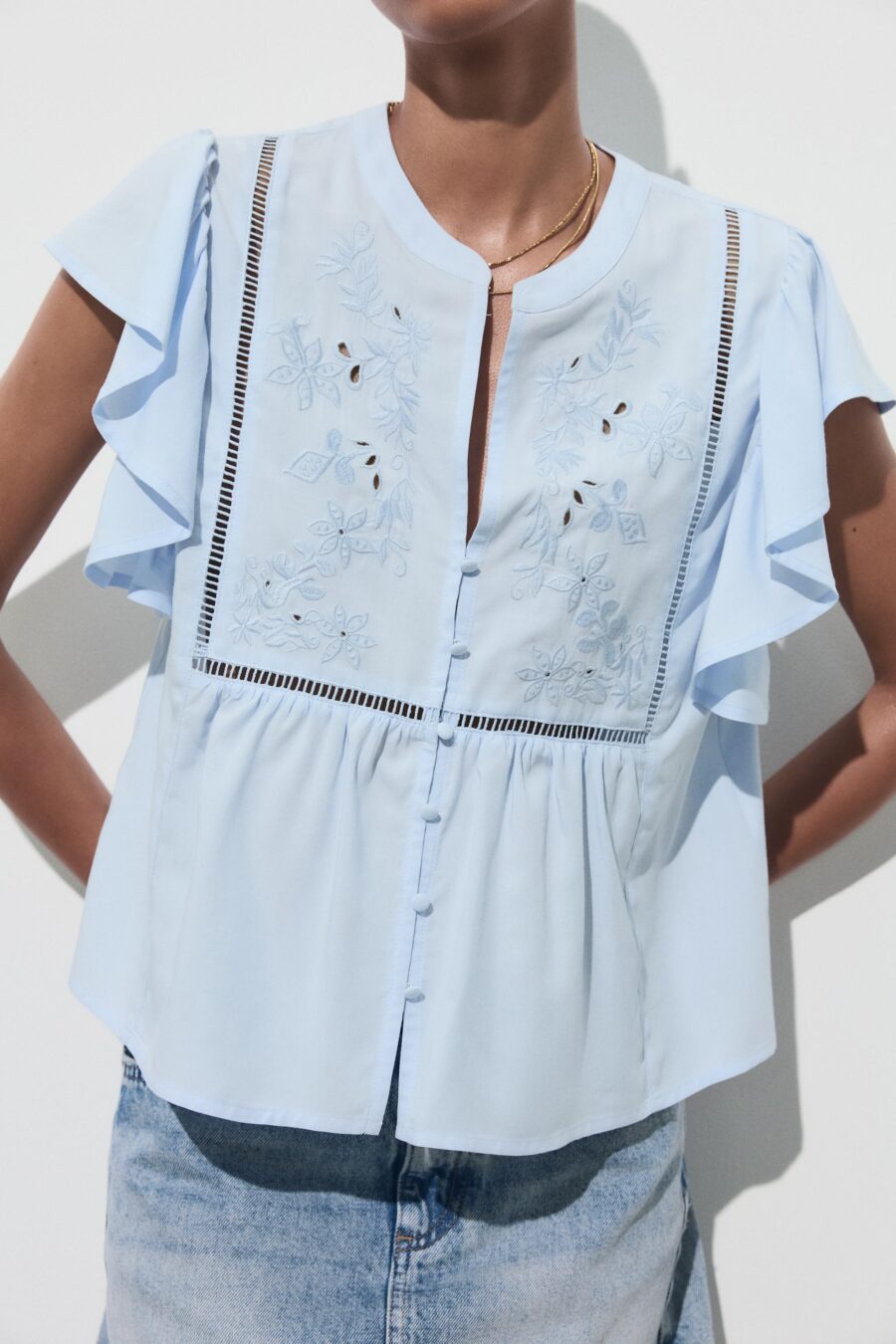 SHORT SLEEVE SHIRT WITH RUFFLE