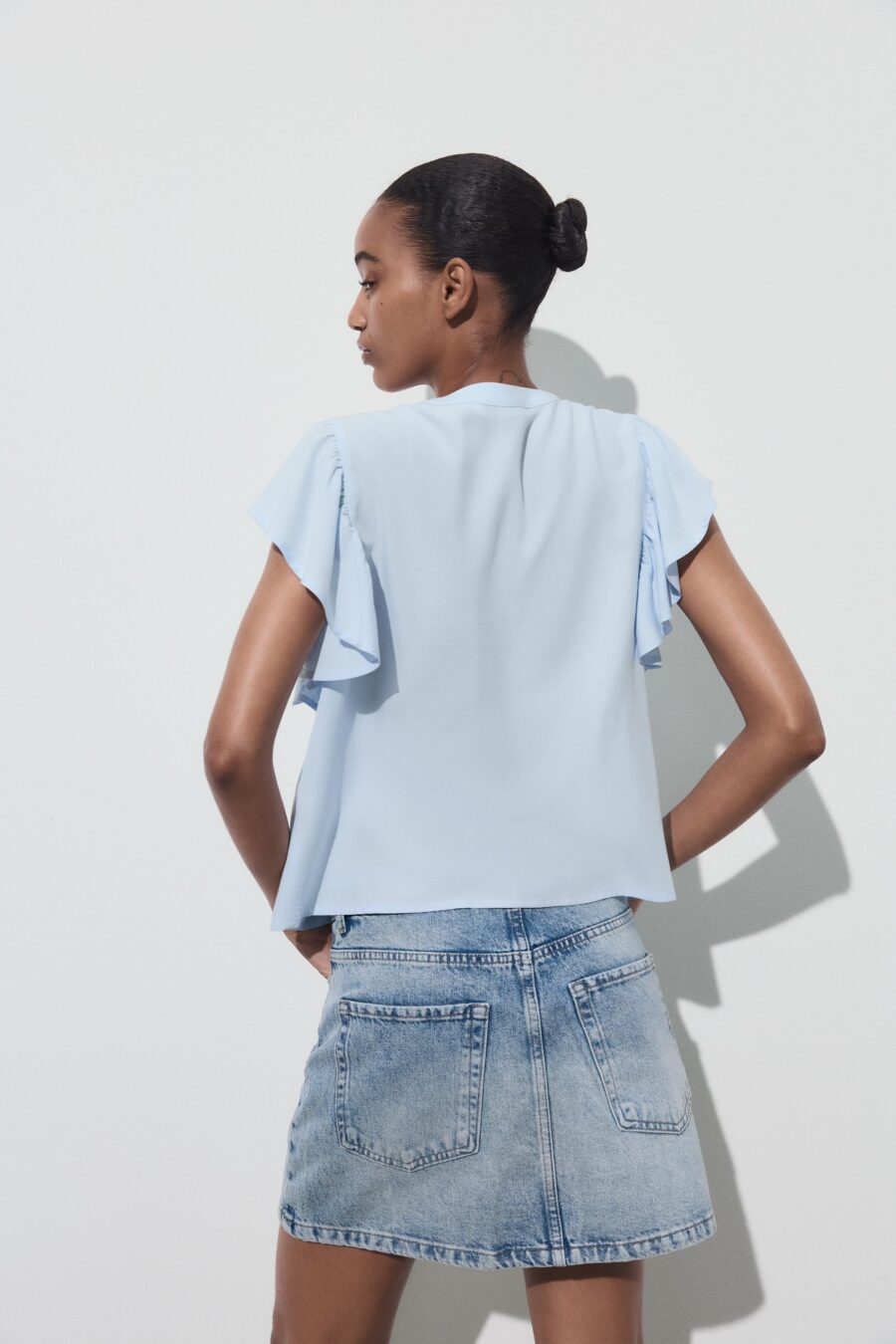 SHORT SLEEVE SHIRT WITH RUFFLE