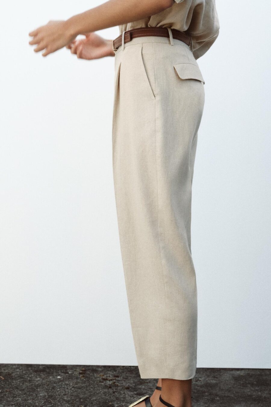 LINEN BELTED STRAIGHT-LEG TROUSERS