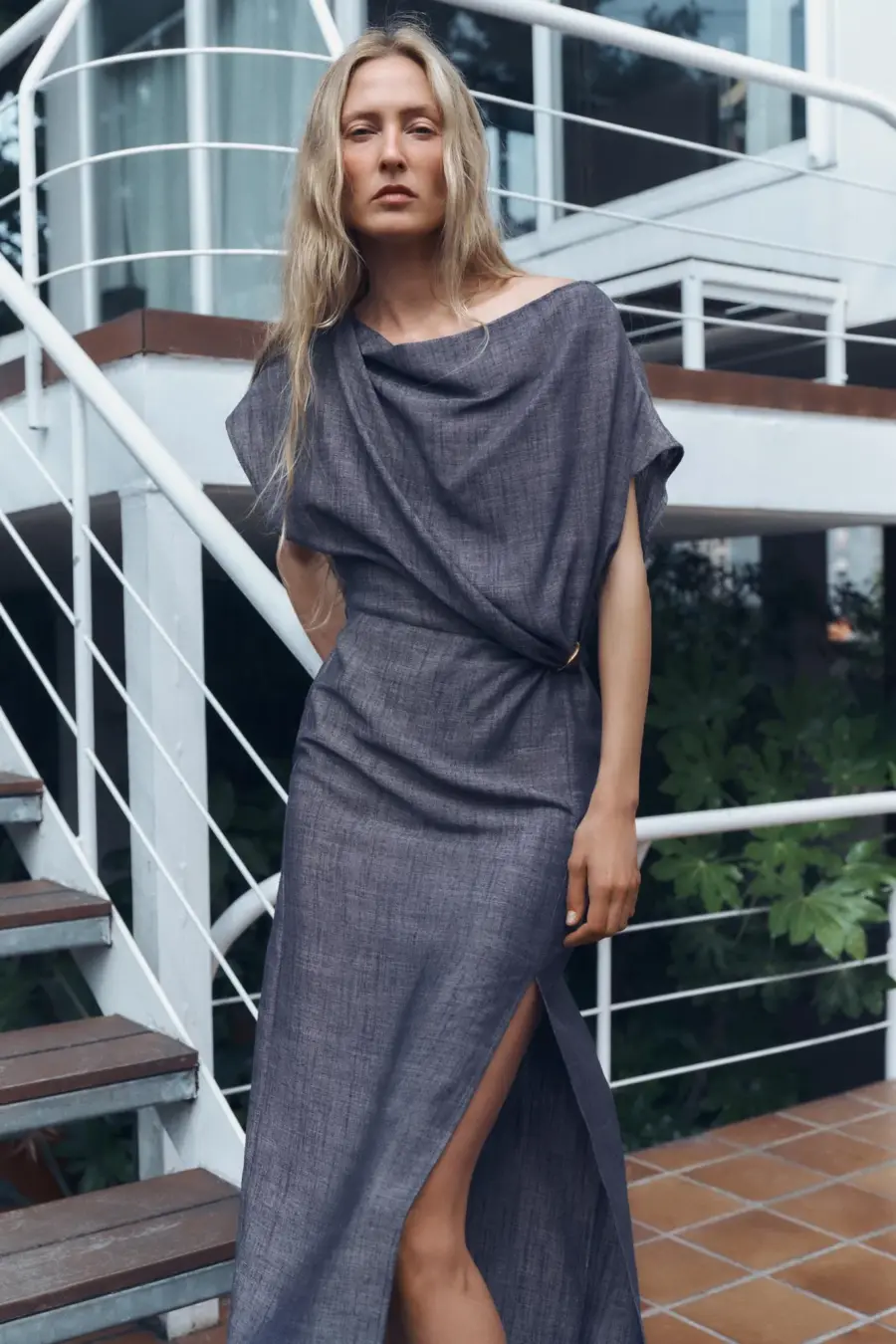 MIDI DRESS WITH GOLD APPLIQUÉ