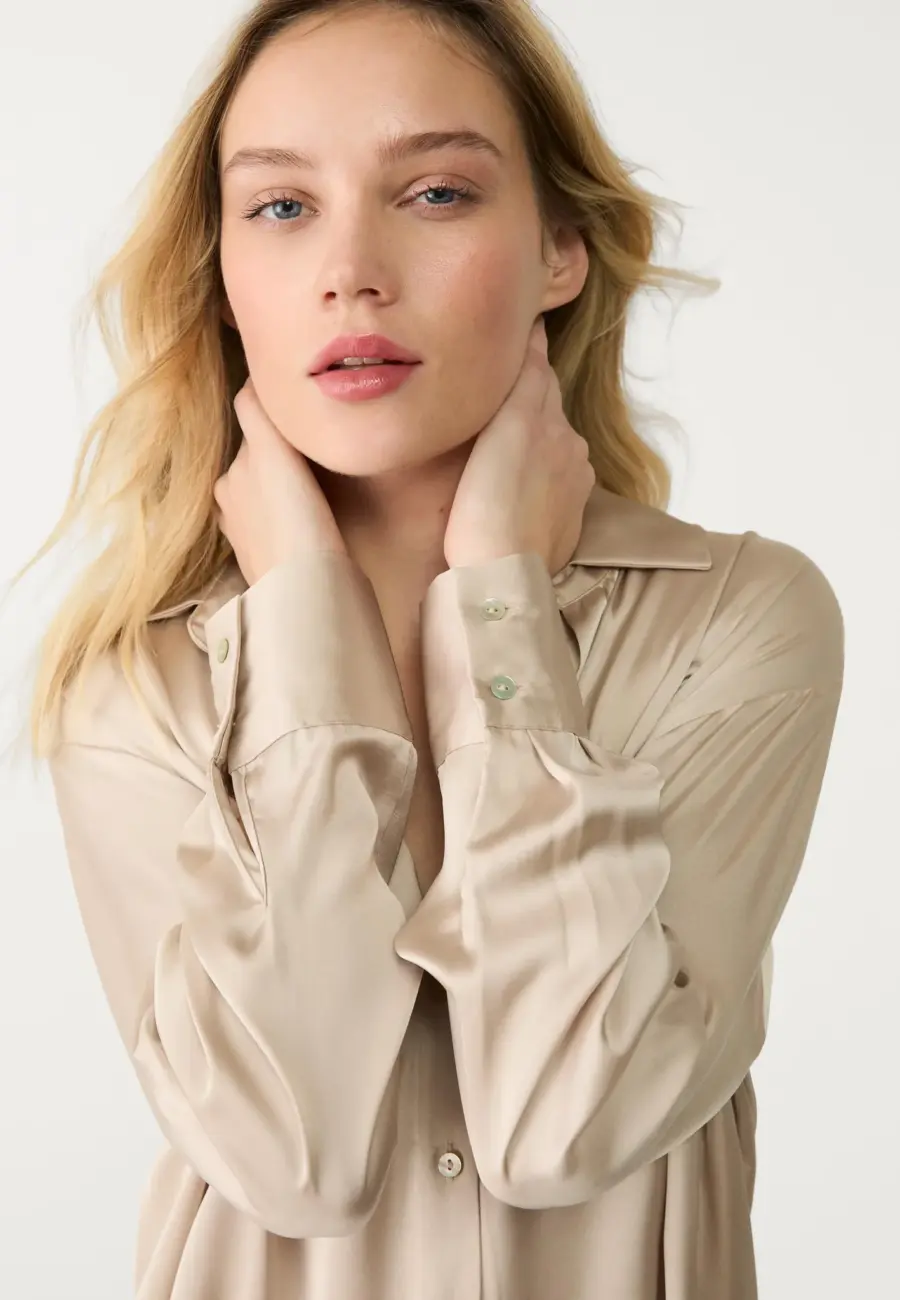 Satin collared shirt