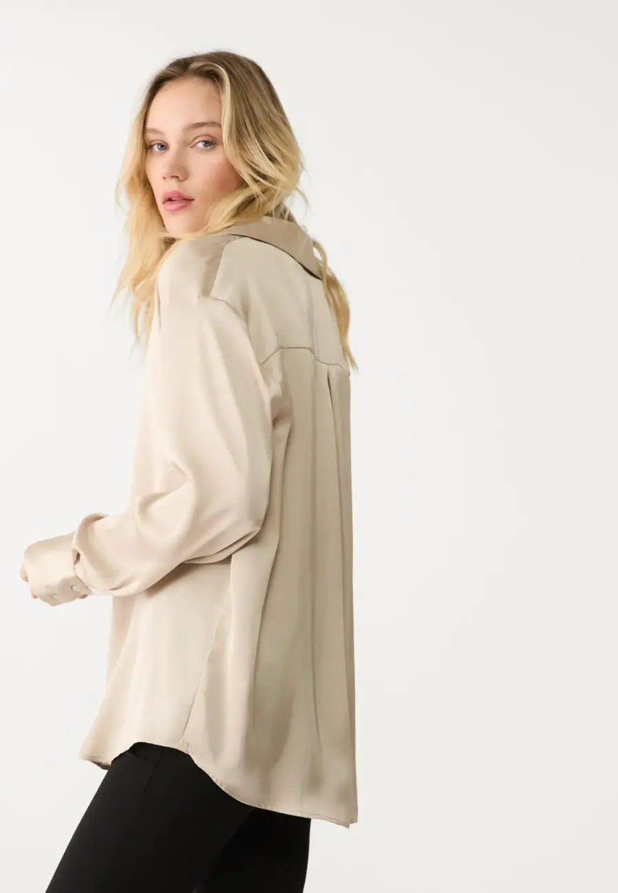 Satin collared shirt