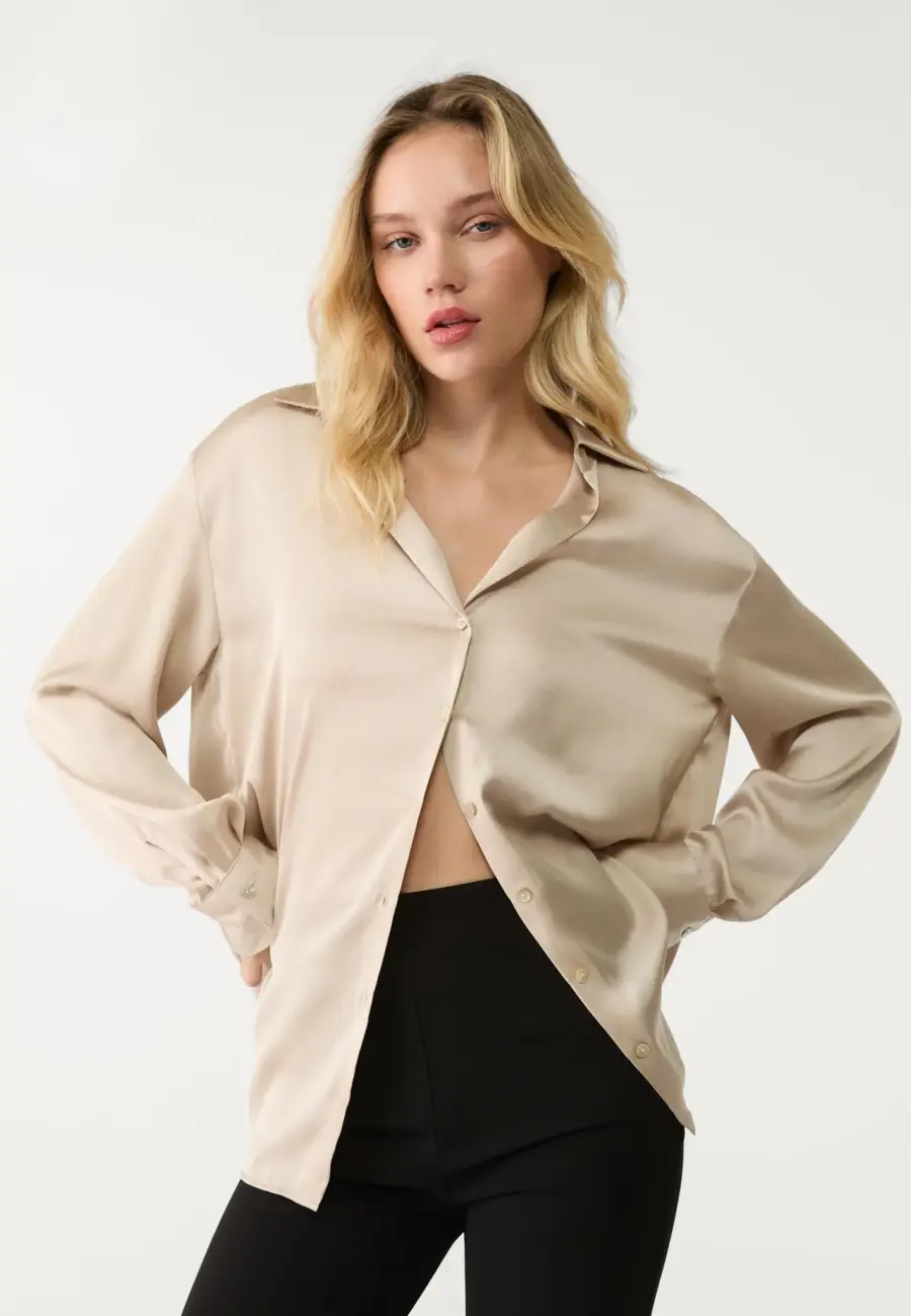 Satin collared shirt