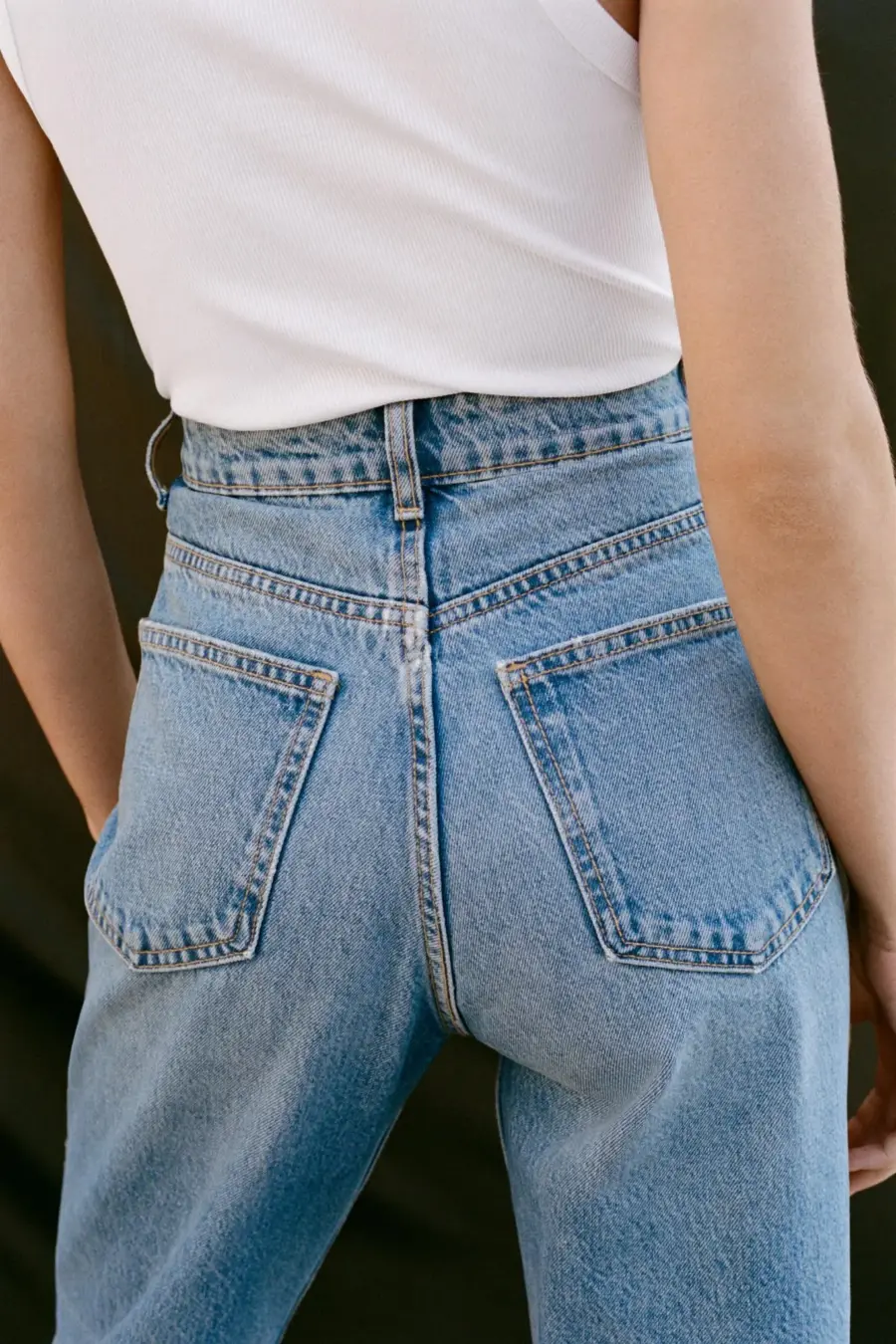 TRF MOM FIT HIGH-WAIST JEANS