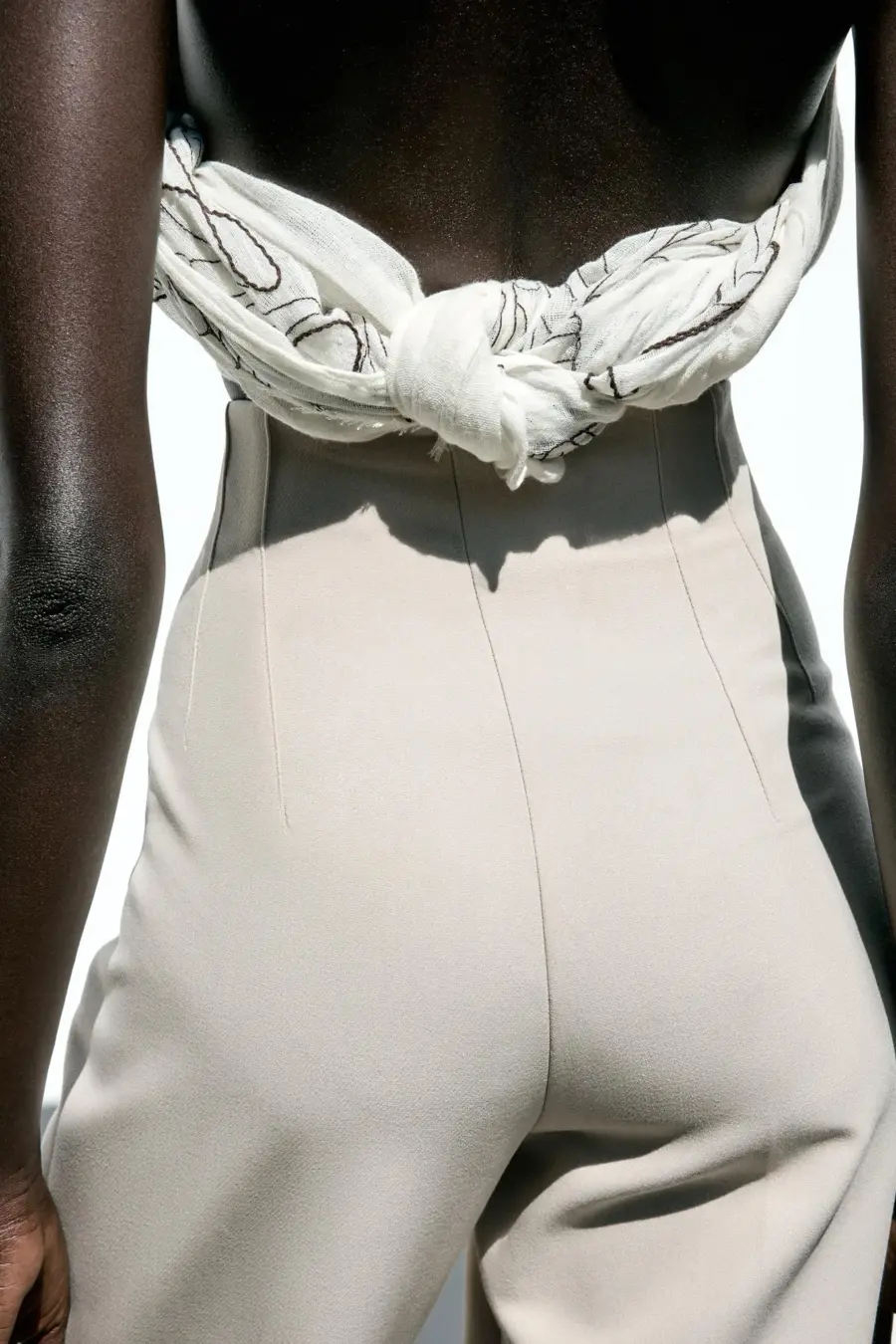 PANTS WITH A HIGH WAIST