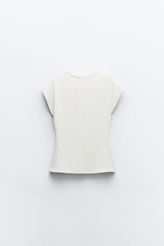 Crepe top with knot