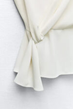 Crepe top with knot