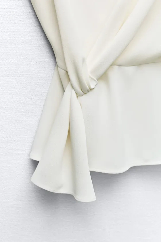 Crepe top with knot