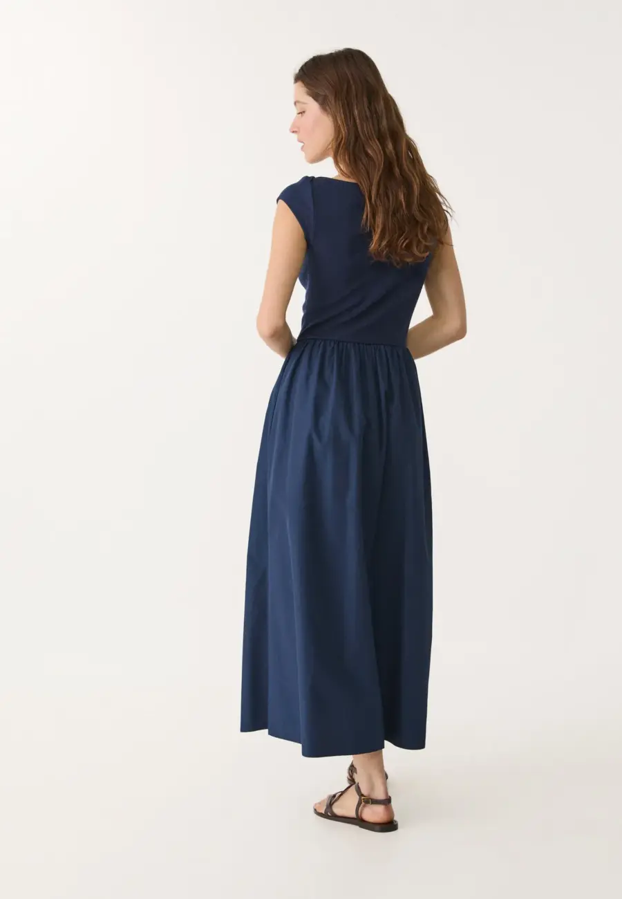 Contrasting midi dress