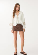 FLOWING EMBROIDERED BLOUSE