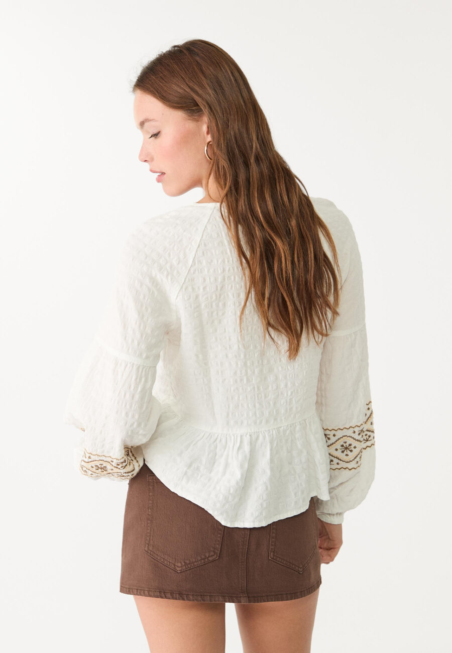 FLOWING EMBROIDERED BLOUSE