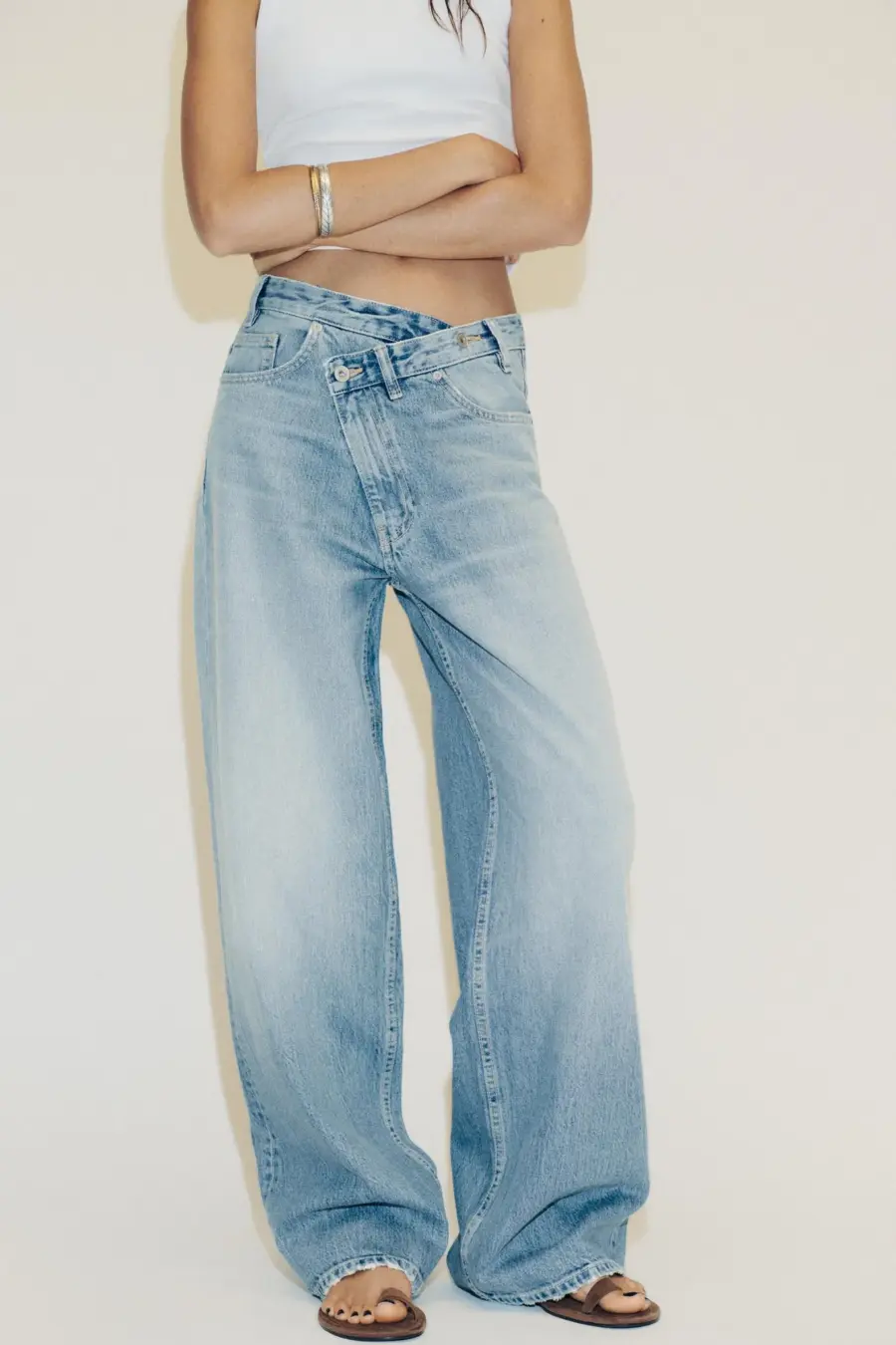 TRF WIDE-LEG HIGH-WAIST JEANS WITH CROSSOVER WAIST