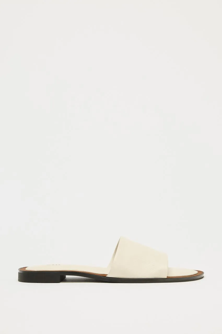 SOFT LEATHER SLIDES