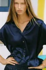BELTED SATIN EFFECT SHIRT