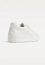 Women’s trainers