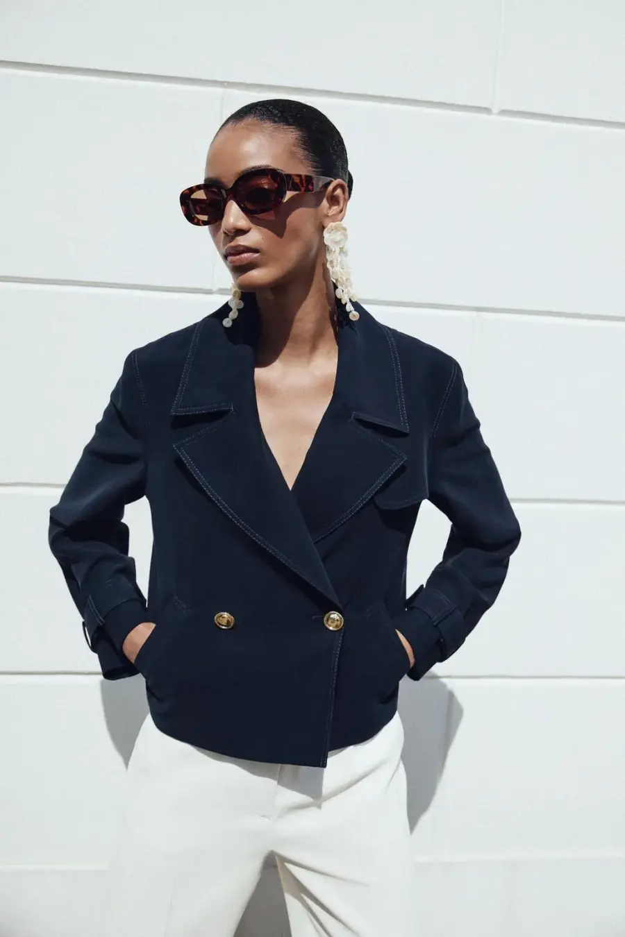 DOUBLE-BREASTED SHORT JACKET