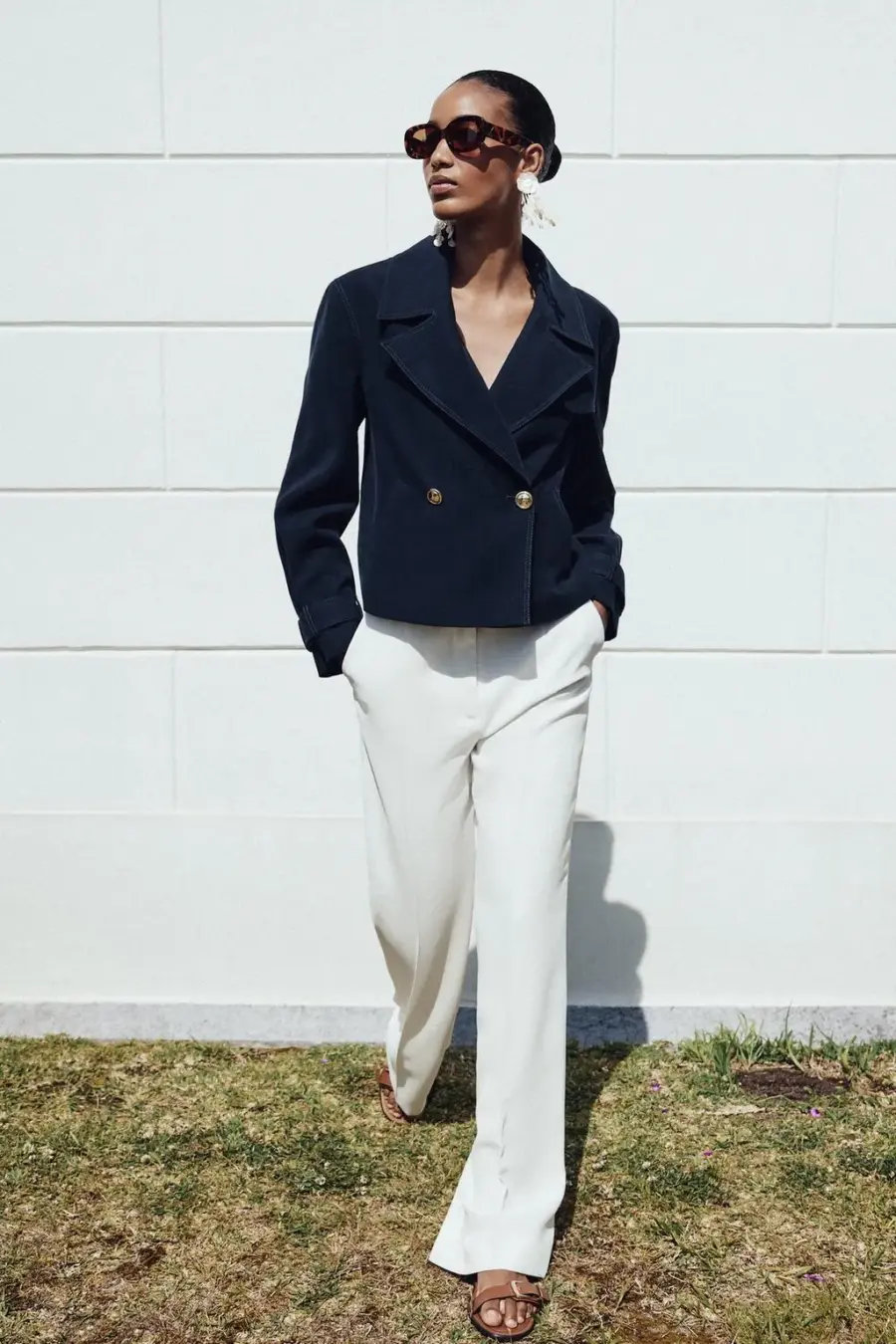DOUBLE-BREASTED SHORT JACKET