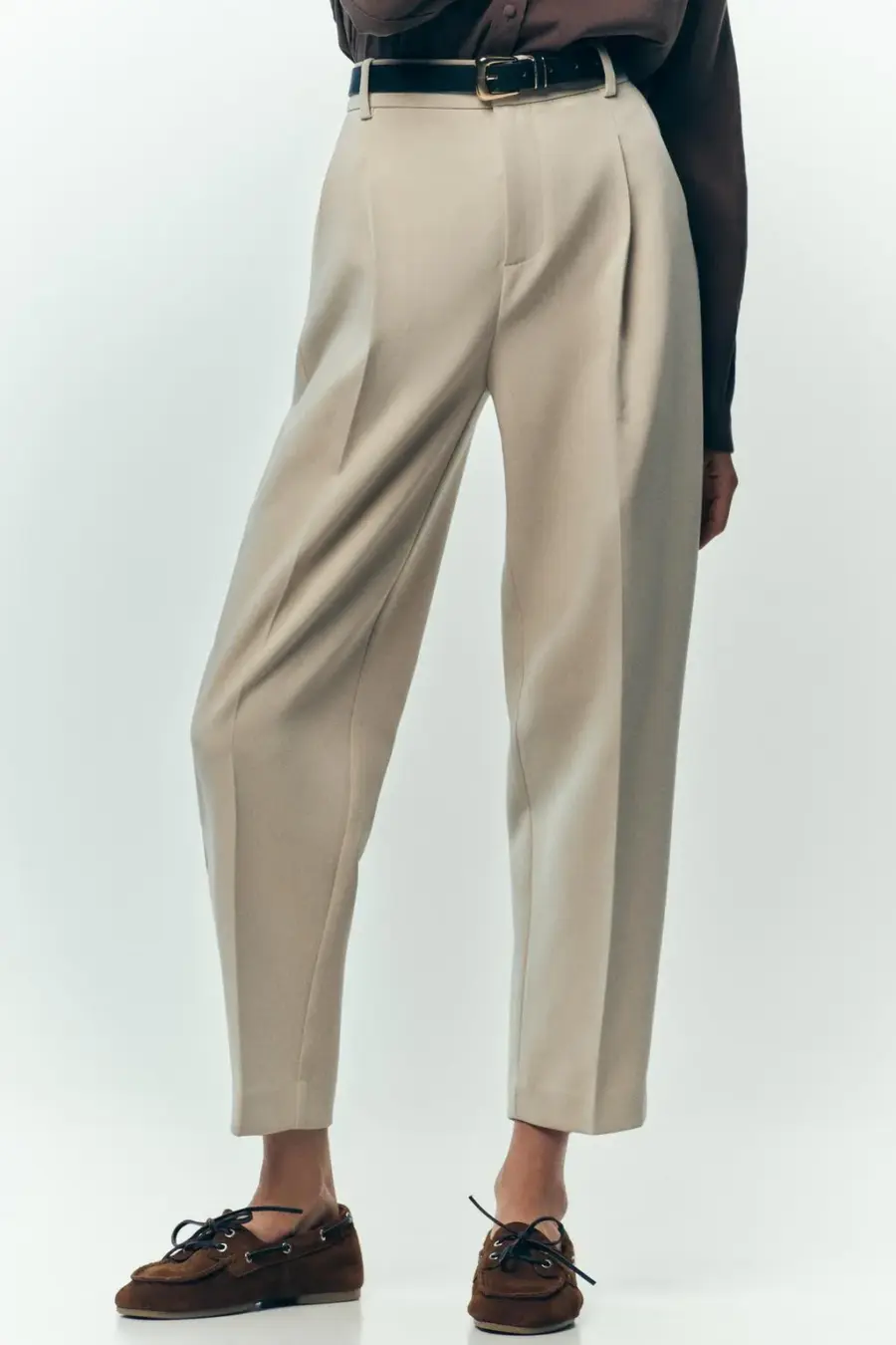 DARTED TROUSERS WITH BELT