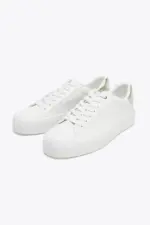 CONTRAST TRAINERS