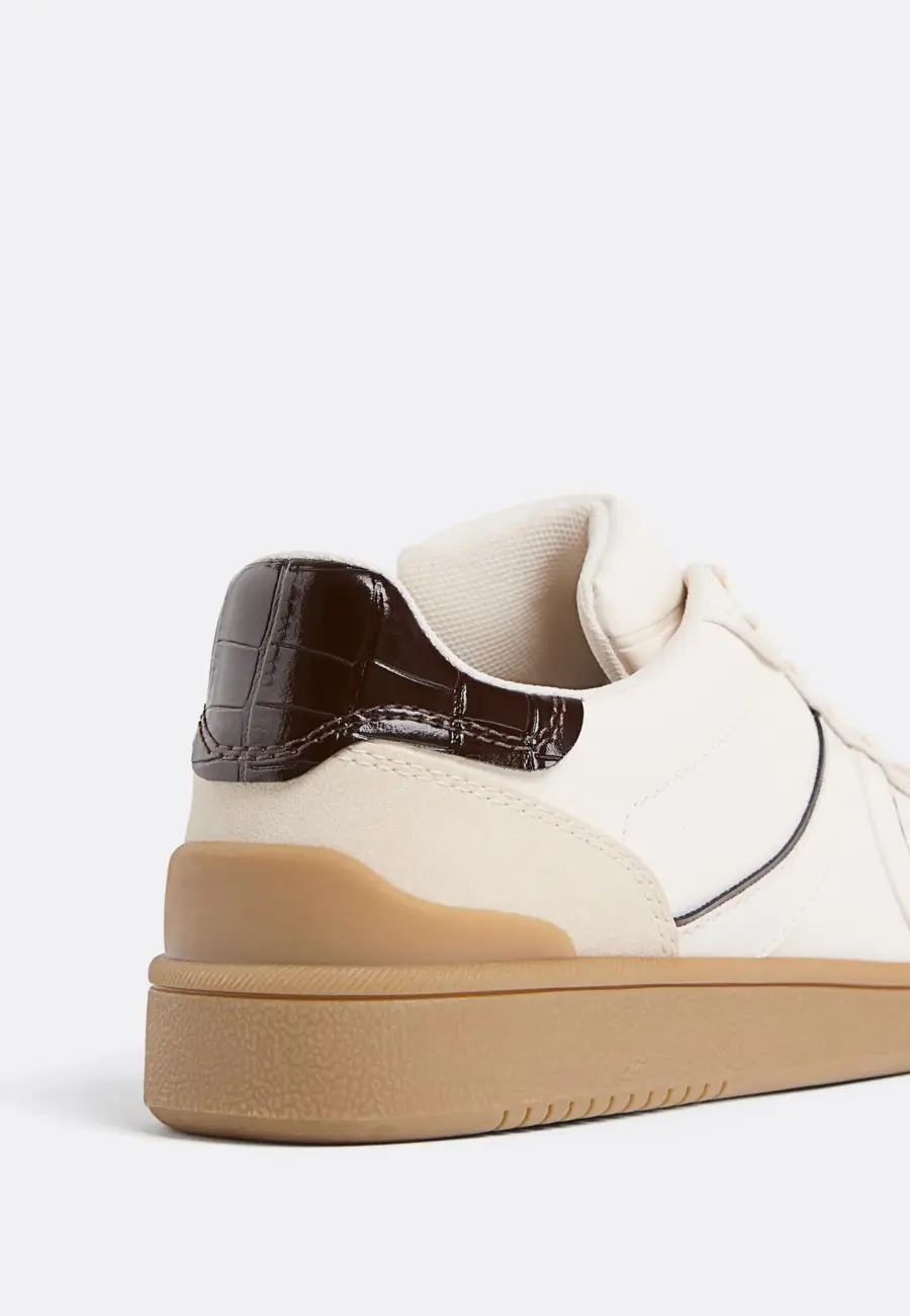 Casual retro trainers