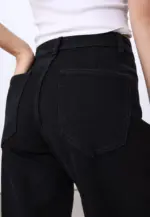 D63 Wide-leg jeans with seams