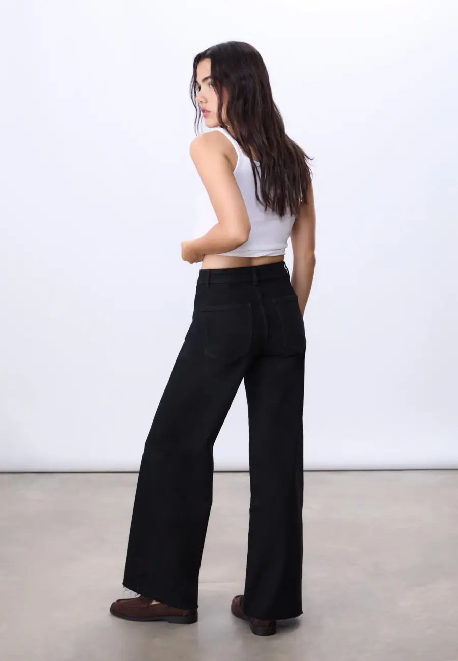 D63 Wide-leg jeans with seams